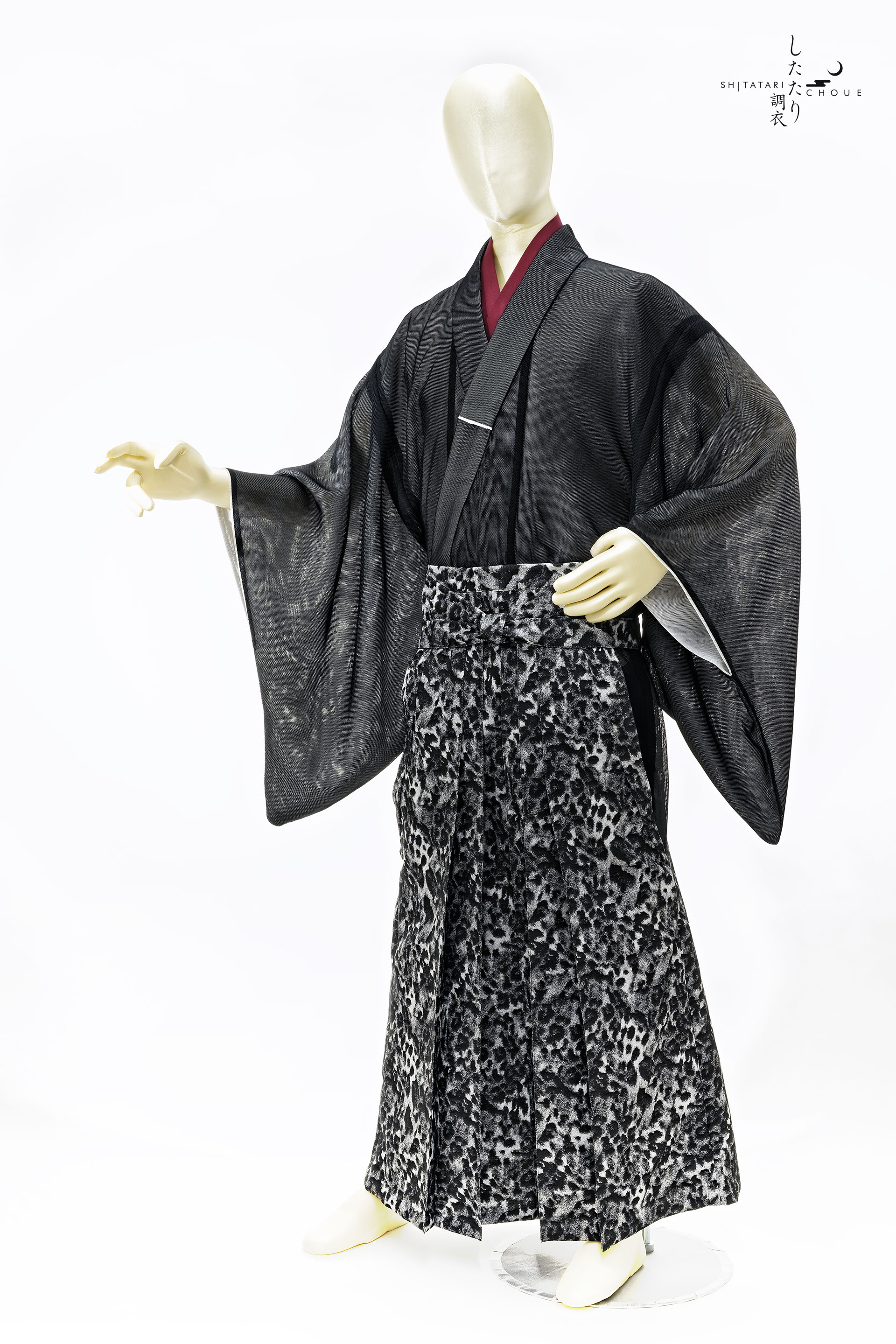 黒地に白の泡玉の単衣です 黒地に白の泡玉の単衣です